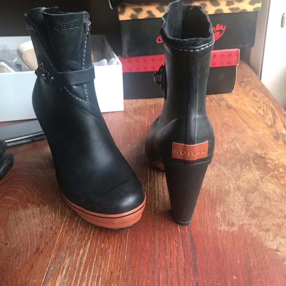 Sorel Rubber High Heel Boots - 8
